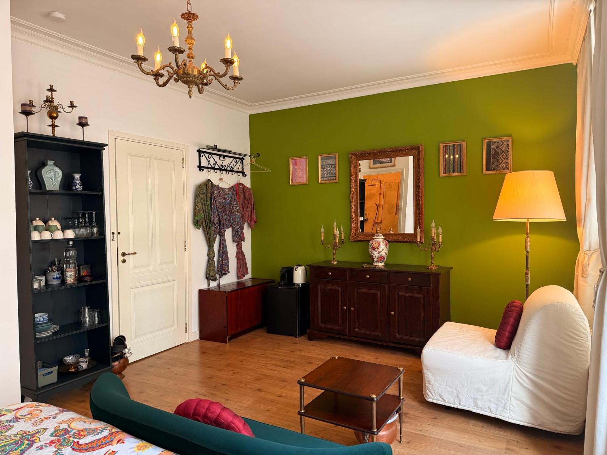 Bed & Breakfast Comfortable Stylish In Centre Of - The Hague